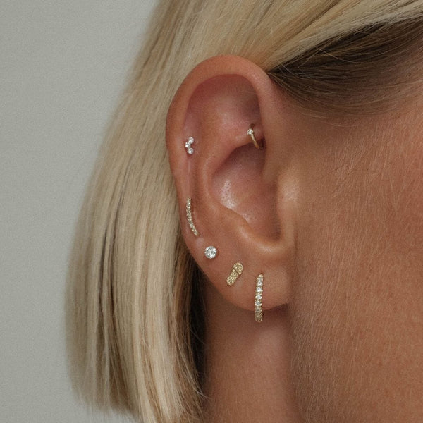 Finn diamond contour piercing